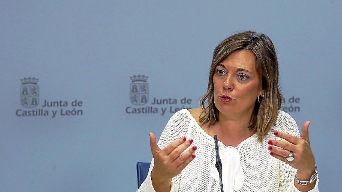Milagros Marcos durante su intervención tras el Consejo de Gobierno.-ICAL