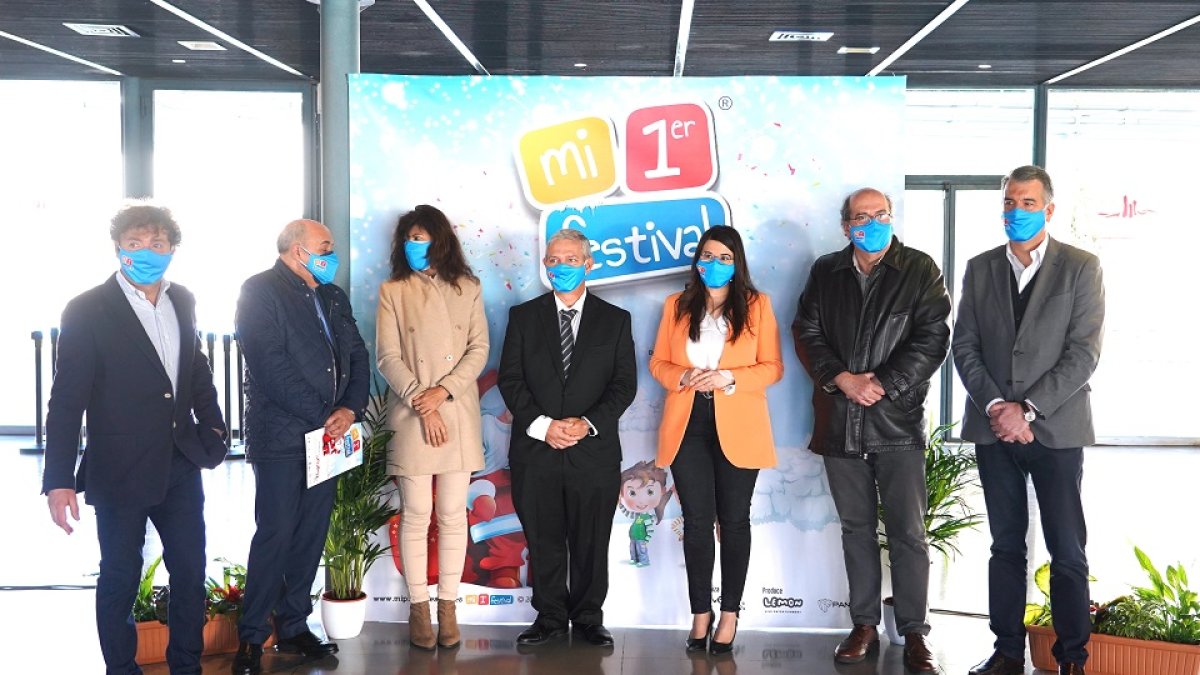 El director general de Políticas Culturales, José Ramón González, y la concejala de Cultura y Turismo, Ana Redondo, participan en la presentación de ''Mi Primer Festival''. - ICAL