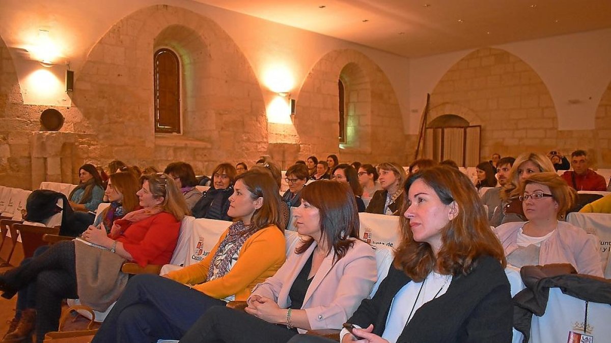 Público asistente a la Jornada EntreAgromujeres.-E.M.