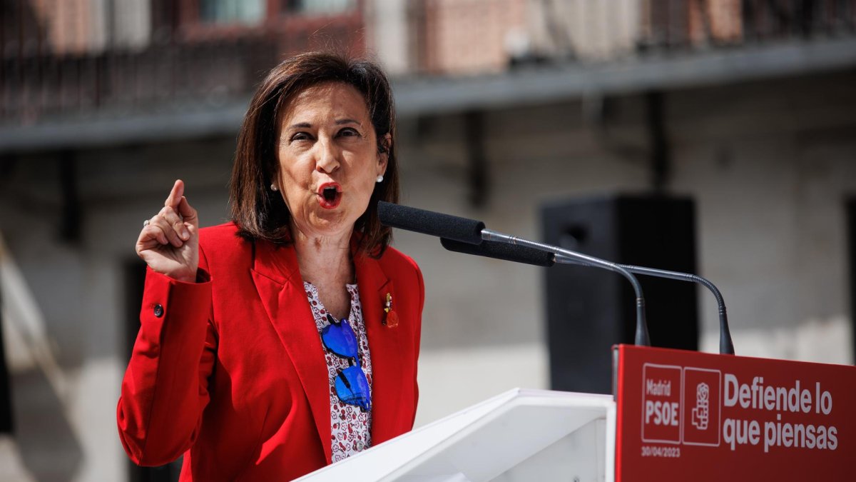 La ministra de Defensa, Margarita Robles, interviene durante un mitin del PSOE para presentar a sus candidatos a las elecciones del 28M, a 30 de abril de 2023, en Madrid (España). -EP