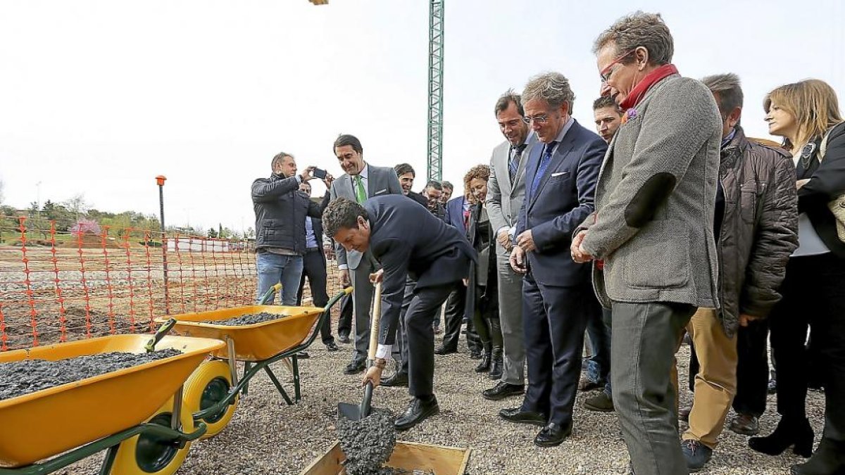 Colocación de la primera piedra de la nueva sede y Centro de Formación y Prevención de Riesgos Laborales de la Fundación Laboral de la Construcción.-ICAL