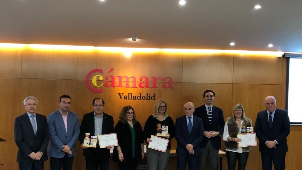 Foto de familia de los galardonados. E.M.