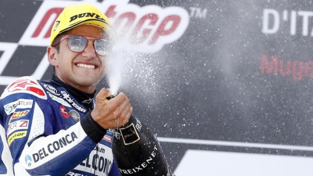 El español Jorge Martin celebra, en Mugello (Italia), su tercer triunfo de la temporada.-AP