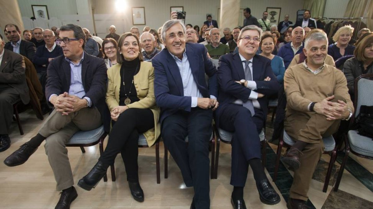 De I. a D. Antolín Sanz, Milagros Marcos, José Luis Rivas, José Manuel Fdez. Santiago, y Francisco José Sánchez-Ical