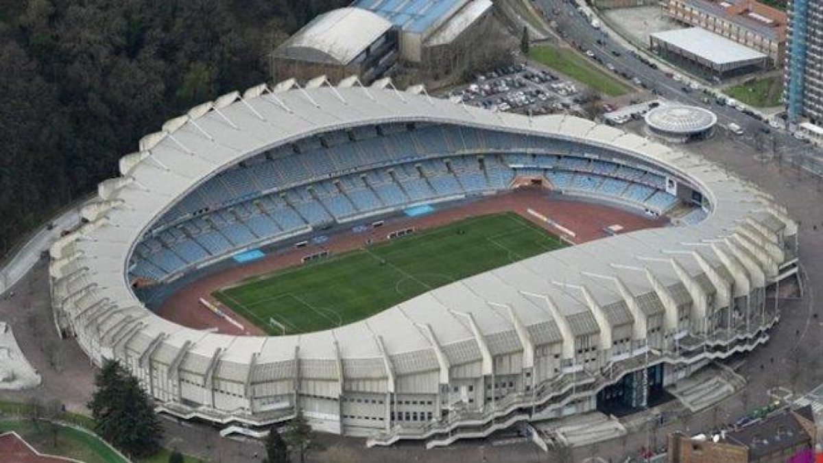 Estadio de Anoeta.-