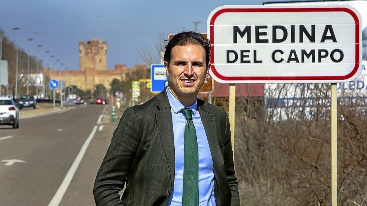 Guzmán Gómez, cabeza de lista del PP, dobla al siguiente partido en concejales en Medina del Campo.-J.M. LOSTAU