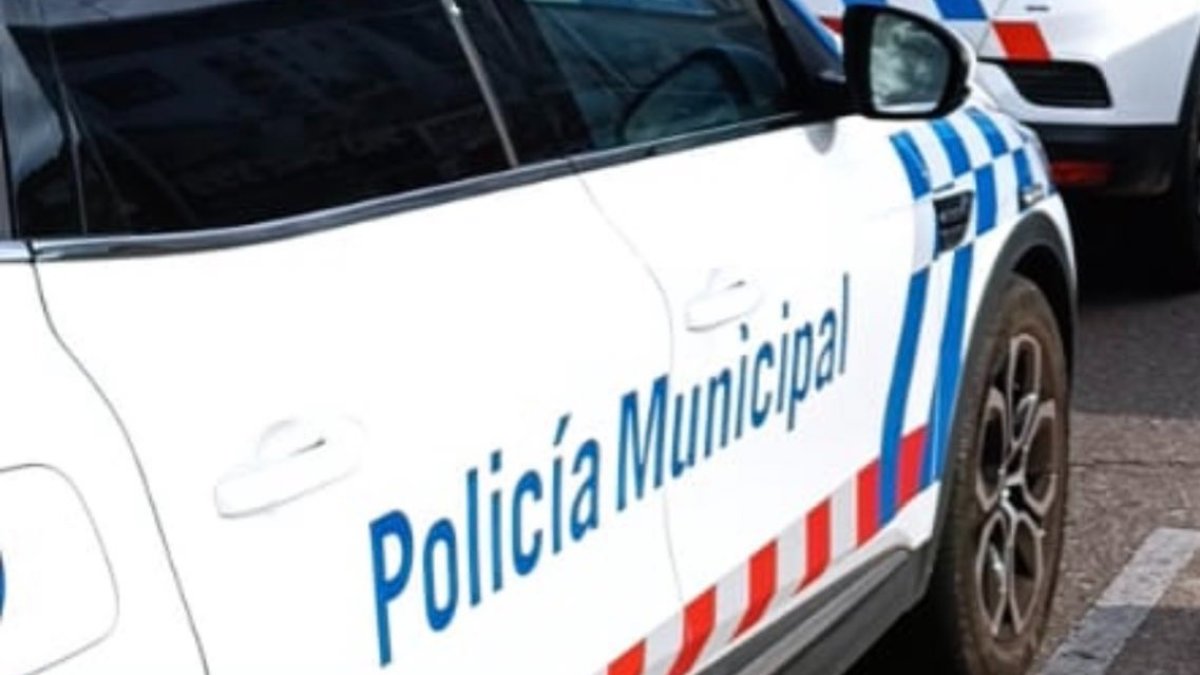 Coche patrulla de la Policía Municipal.- TWITTER @POLICIAVLL