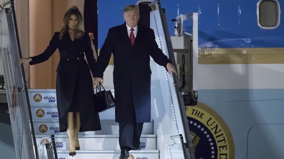 Trump y Melania llegan a Orly-EFE/ IAN LANGSDON