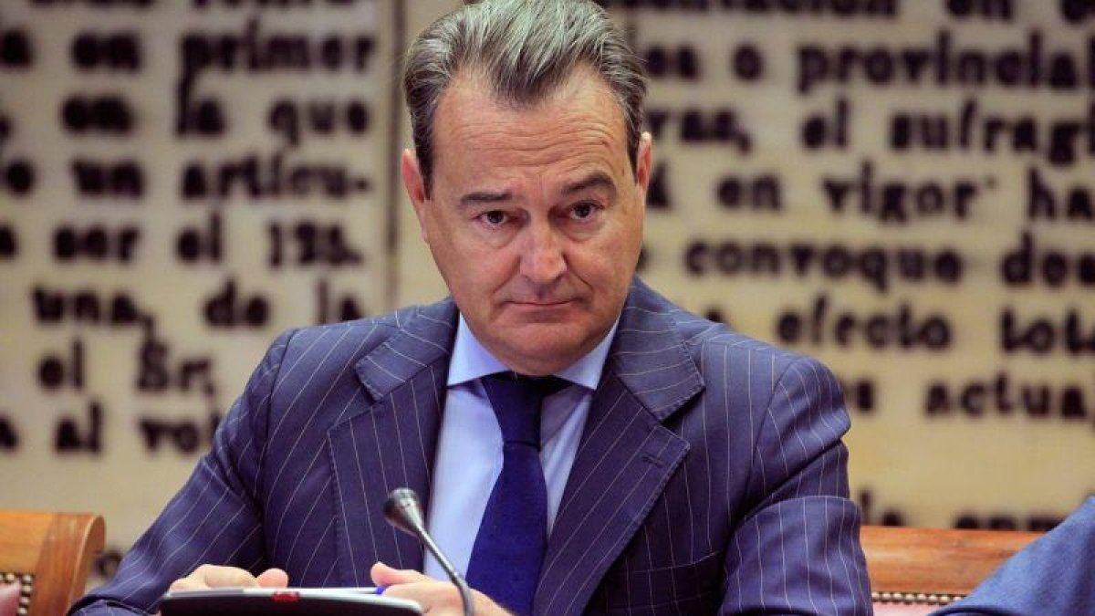 El secretario de Estado de Defensa Agustín Conde durante su comparecencia ante la Comisión de Defensa del Senado.-VICTOR LERENA (EFE)