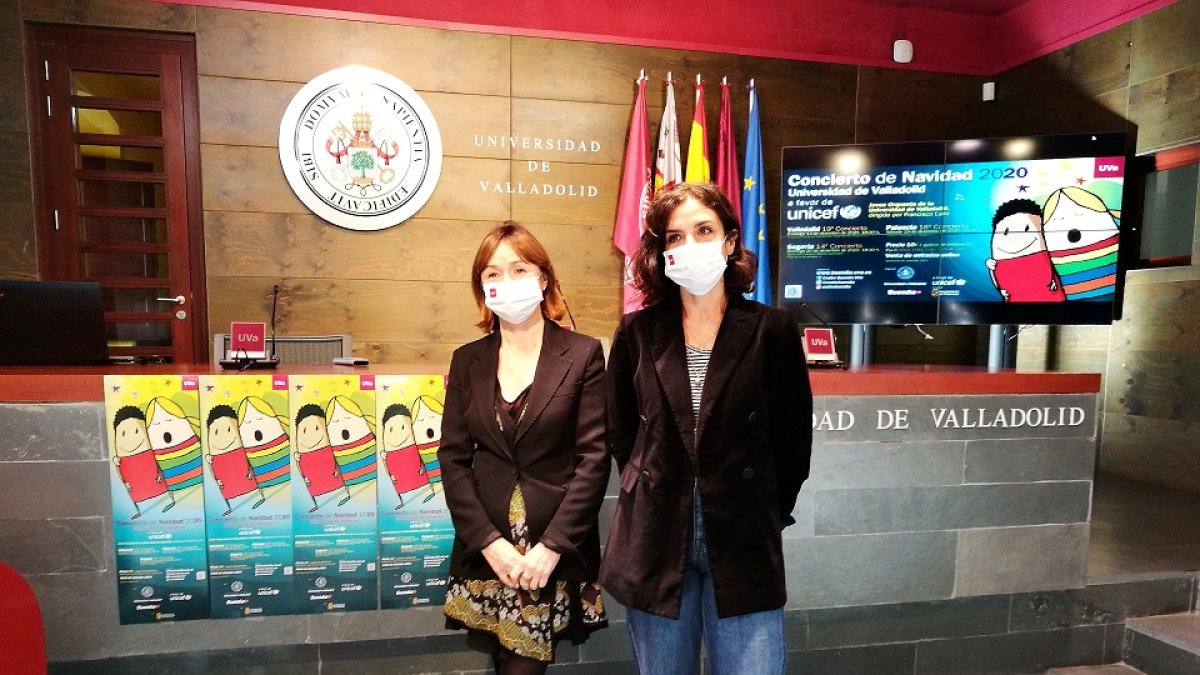 Carmen Vaquero y Carmen Herrero, ayer, en Santa Cruz.  E. M.