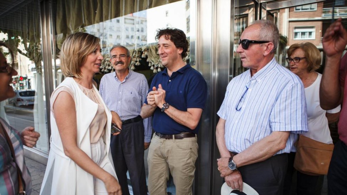 La consejera de Familia e Igualdad de Oportunidades, Alicia García, mantiene un encuentro con asociaciones sorianas-ICAL