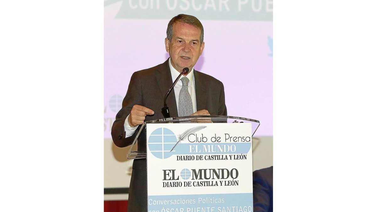 Abel Caballero, en un momento de su intervención.-J.M. LOSTAU