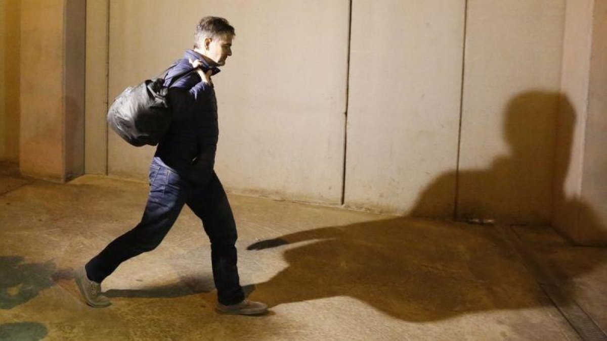 Oriol Pujol, entrando esta noche en la prisión de Brians 1.-ÁLVARO MONGE
