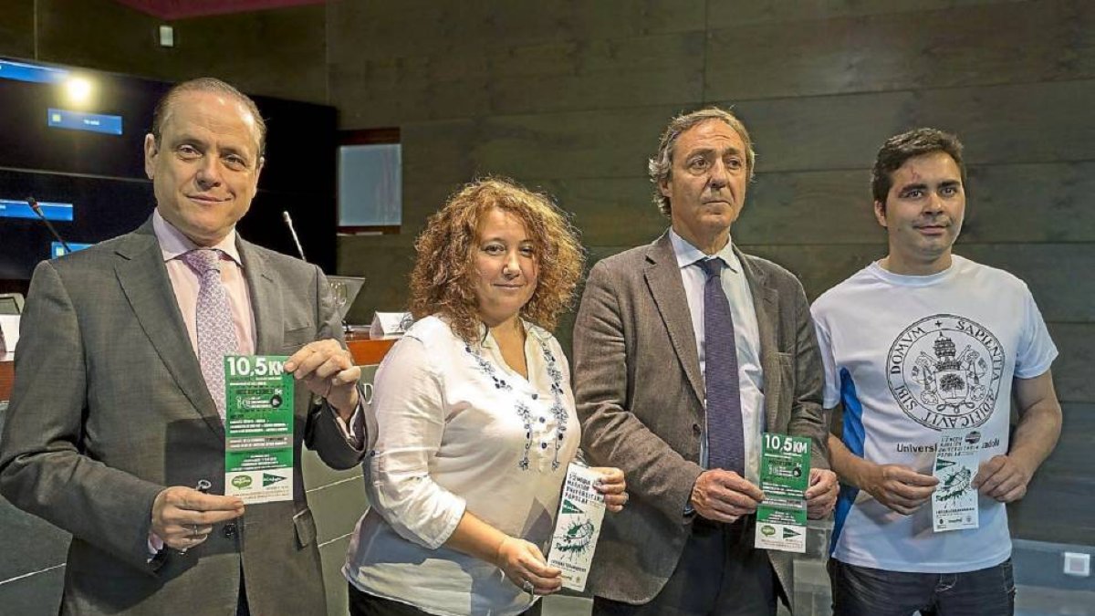Organizadores y patrocinadores durante la presentación-M. Á. Santos