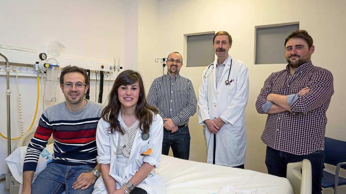 Daniel Álvarez, Andrea Crespo, Roberto Hornero, Félix del Campo y Gonzalo Gutiérrez en la Unidad del Sueño del hospital Río Hortega de Valladolid.-PHOTOGENIC