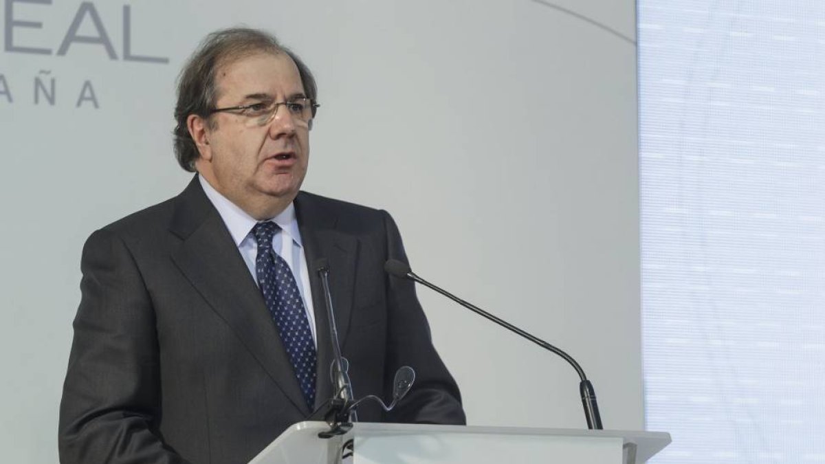 El presidente de la Junta de Castilla y León, Juan Vicente Herrera, inaugura la Central de Biomasa de L'Oréal-Ical