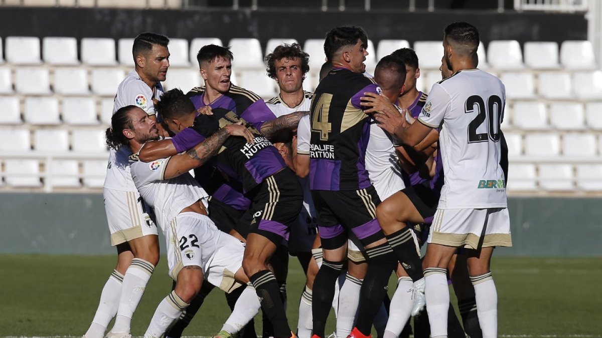 Tangana en el Burgos-Real Valladolid. / SANTI OTERO
