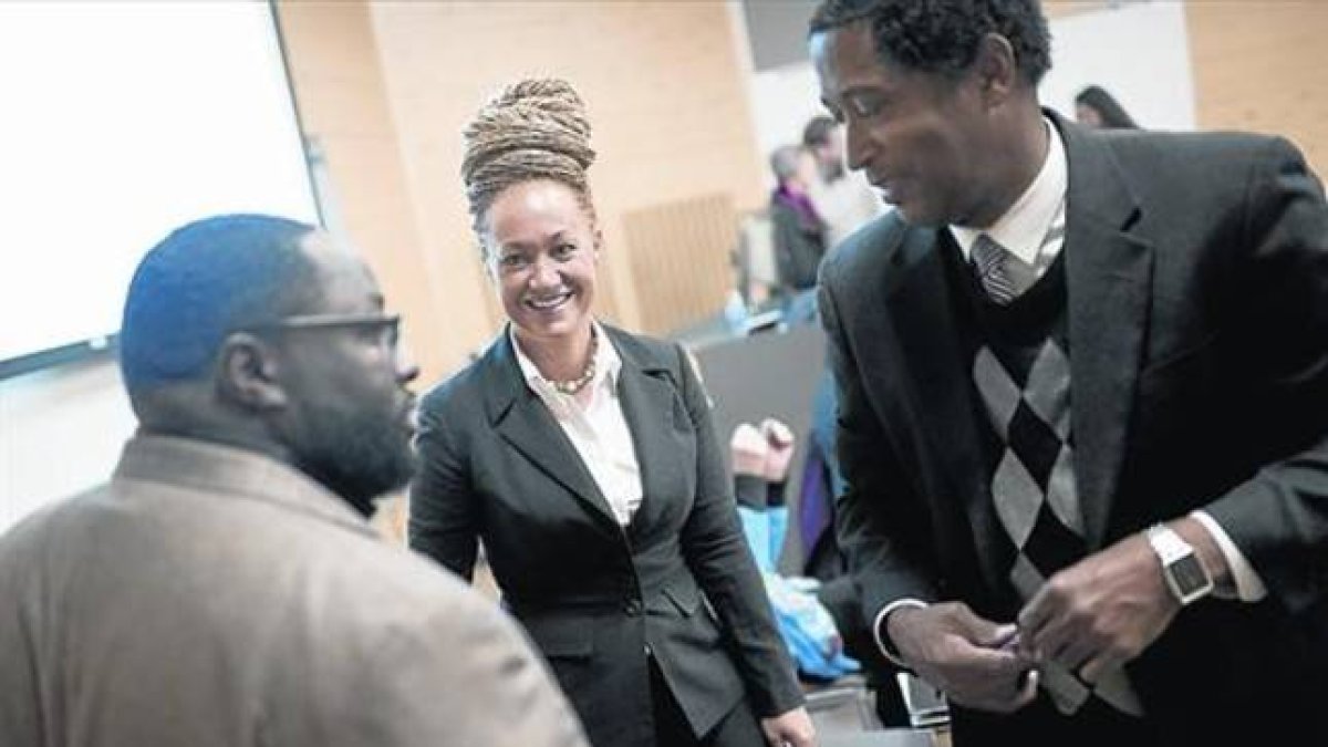 Activista 8 Dolezal, tras su nombramiento como presidenta de la NAACP en Spokane, el pasado enero.-Foto: ARCHIVO / AP