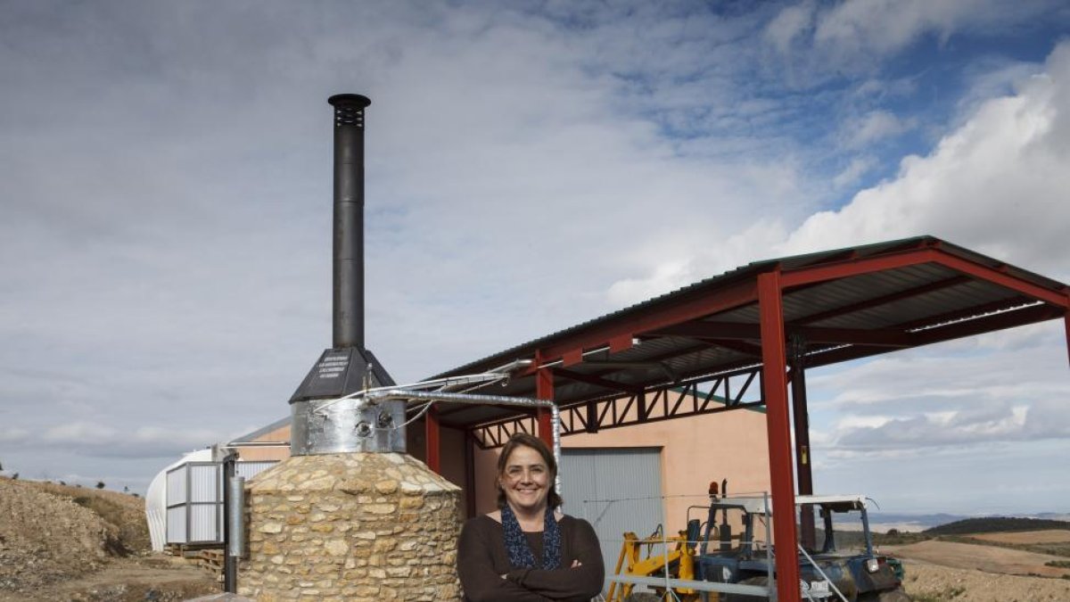 Virginia Re Catalina es agricultora a título principal junto con su marido, Damián Navascués.-HDS