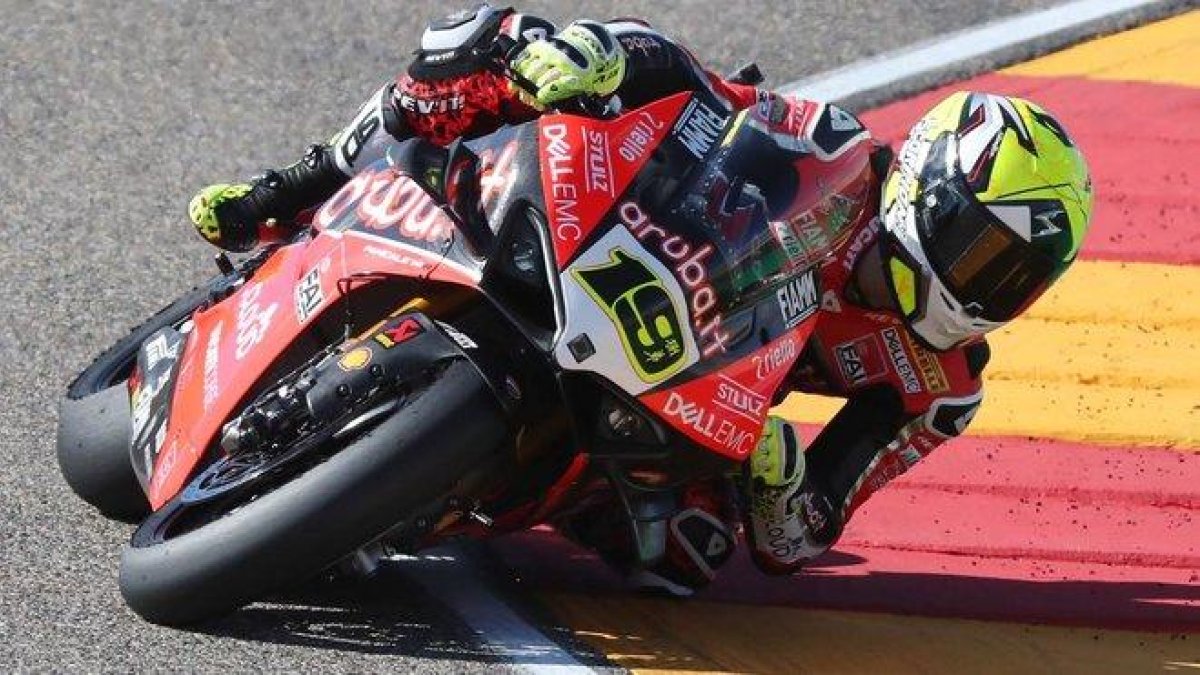 Alvaro Bautista ganó su carrera número 12 del año.-EFE