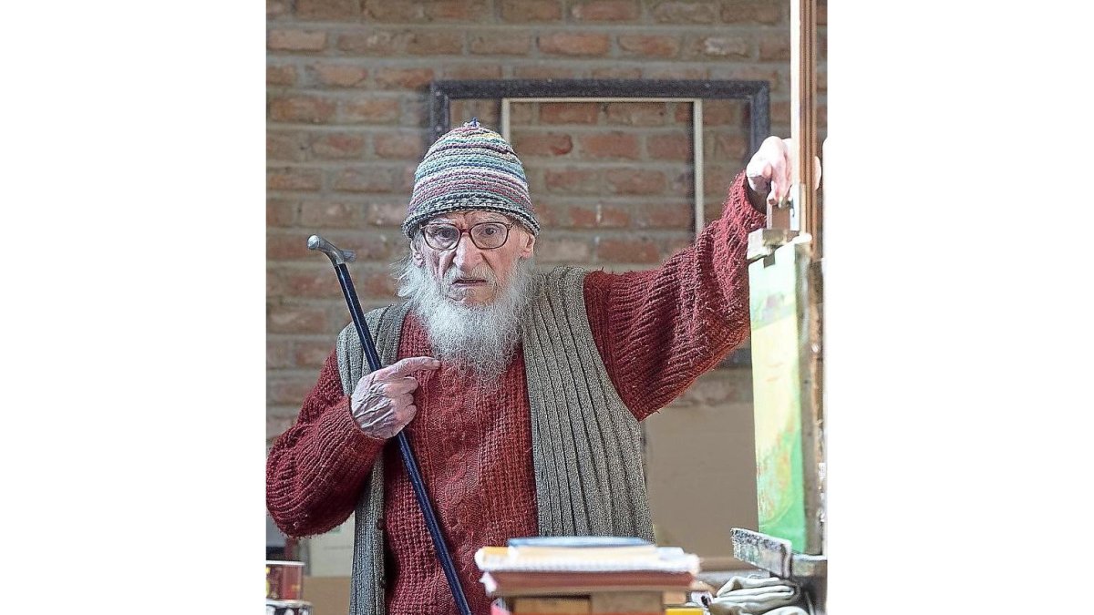 Cuadrado Lomas, en su estudio de Simancas.-PHOTOGENIC/ JOSÉ C. CASTILLO