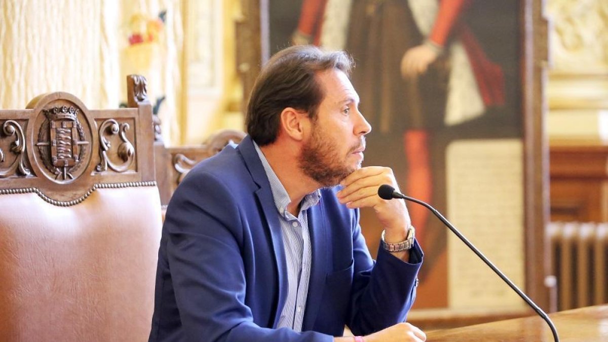 El alcalde de Valladolid, Óscar Puente, informa durante una rueda de prensa de los asuntos de actualidad política-ICAL
