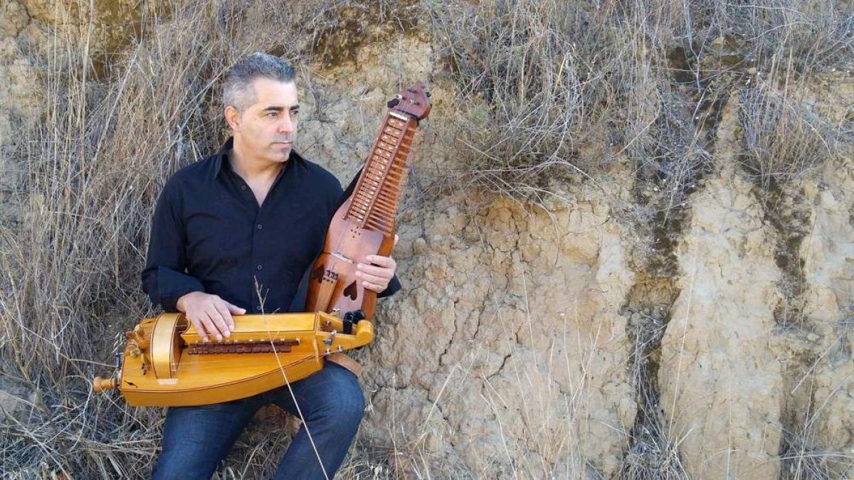 Ángel Lévid.-