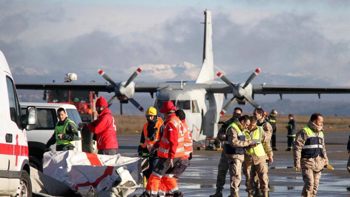 El aeródromo militar de La Virgen del Camino (León) acoge un simulacro de accidente con participación de medios externos.-ICAL