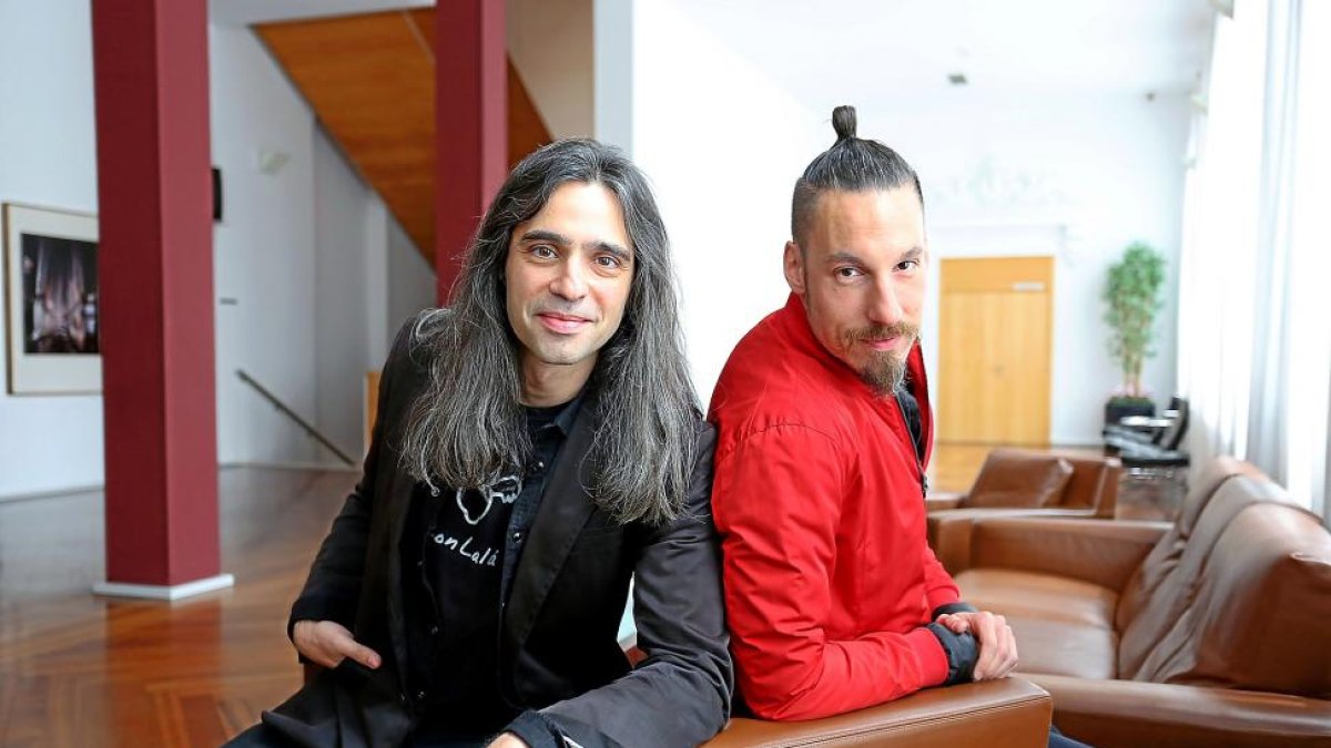 Álvaro Tato e Íñigo Echevarría, de Ron Lalá, ayer en el Teatro Calderón.-ICAL
