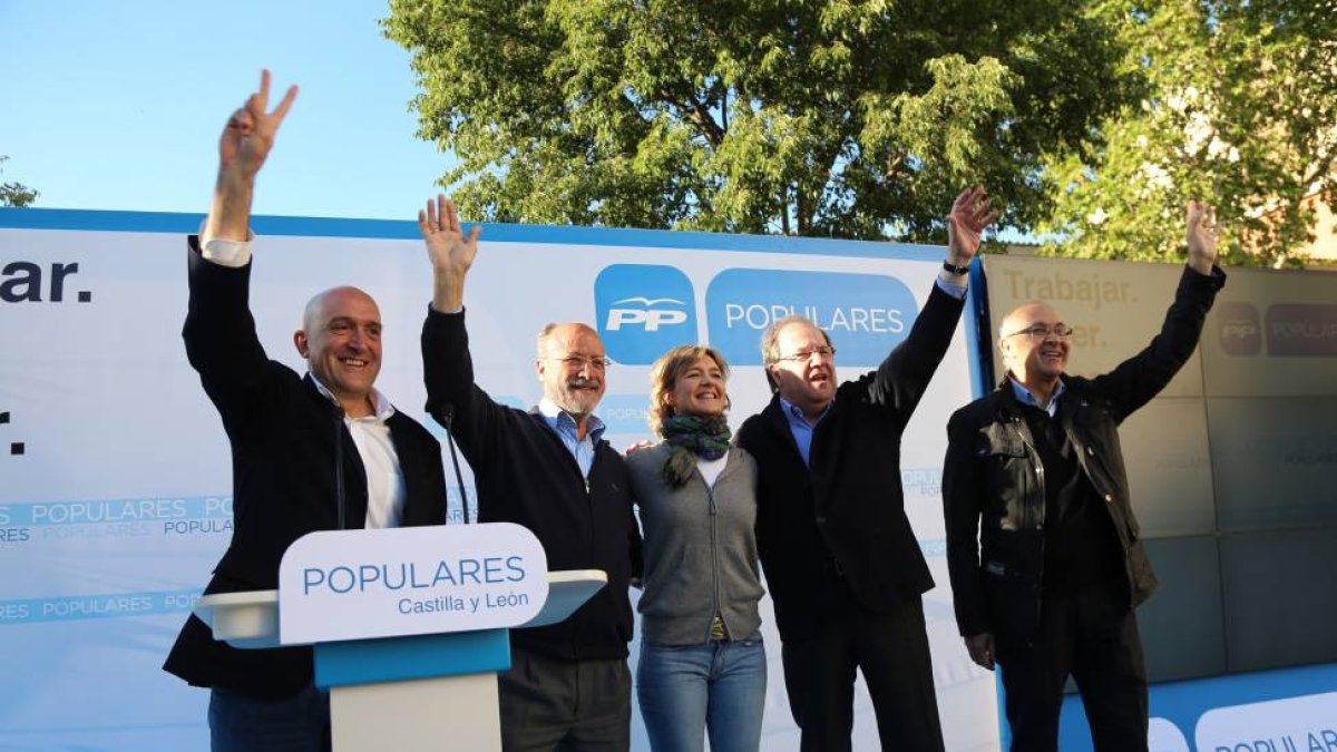 El candidato del Partido Popular a la Presidencia de la Junta de Castilla y León, Juan Vicente Herrera y la Ministra de Agricultura, Alimentación y Medio Ambiente, Isabel García Tejerina, cierran la campaña electoral en un acto público en Valladolid, junt-Ical