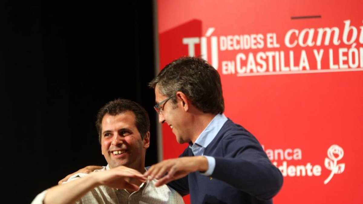 Eduardo Madina y el candidato socialista a la Presidencia, Luis Tudanca, en el acto público celebrado en la capital burgalesa-Ical