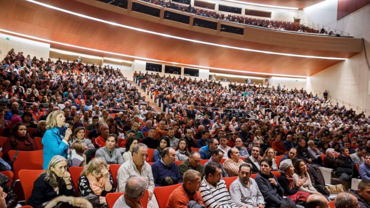 Los trabajadores de Campofrío en la reunión mantenida con el comité de empresa-César Manso