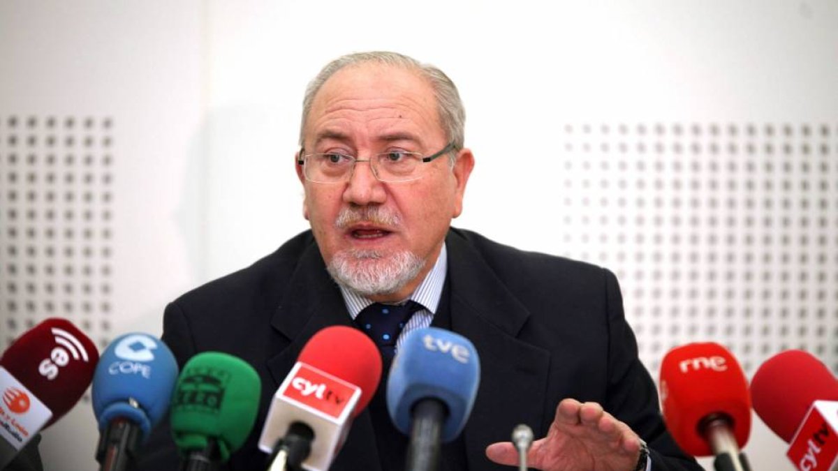El presidente de la CHD, José Valín, informa sobre el estado de la crecida de los ríos de la Comunidad-Ical