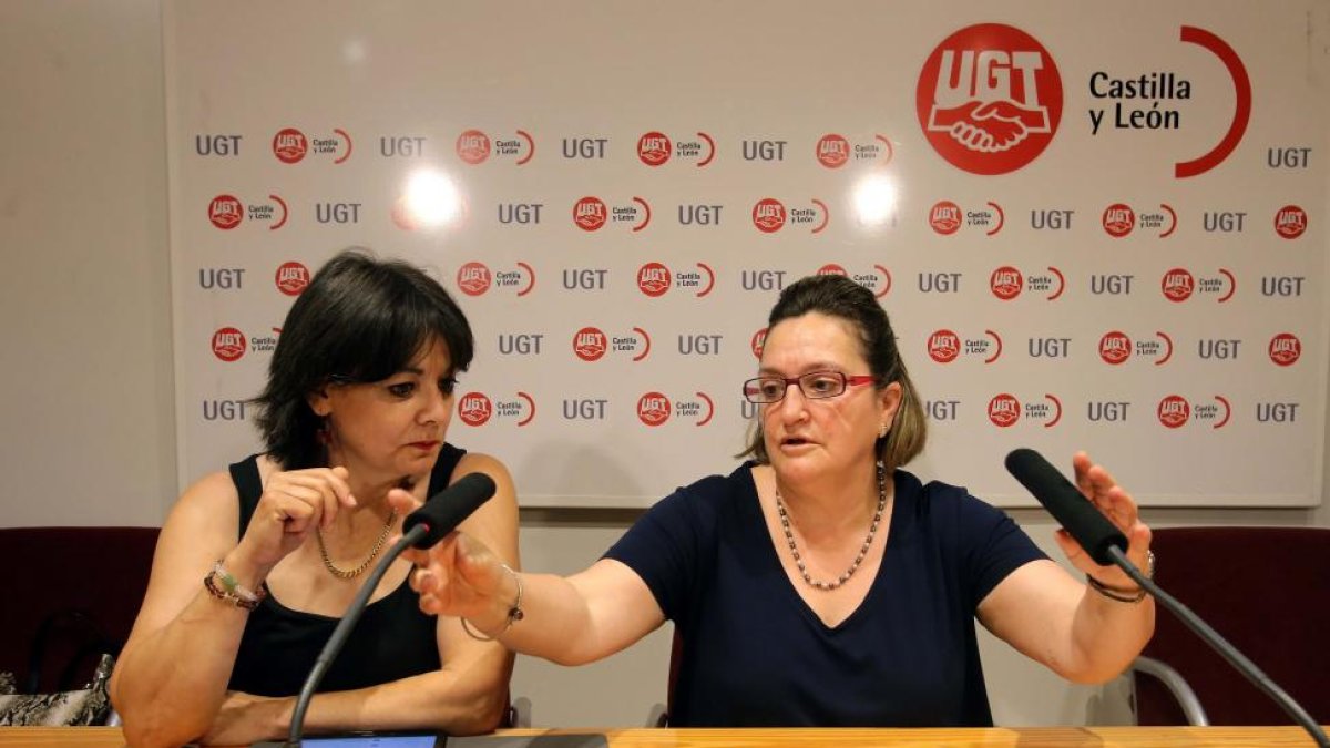 La secretaria general de la FeSP-UGTCyL, Carmen Ámez, analiza el Real Decreto por el que se fijan las bases para la implantación de las Unidades de Gestión Clínica en el ámbito de los servicios de salud.-ICAL