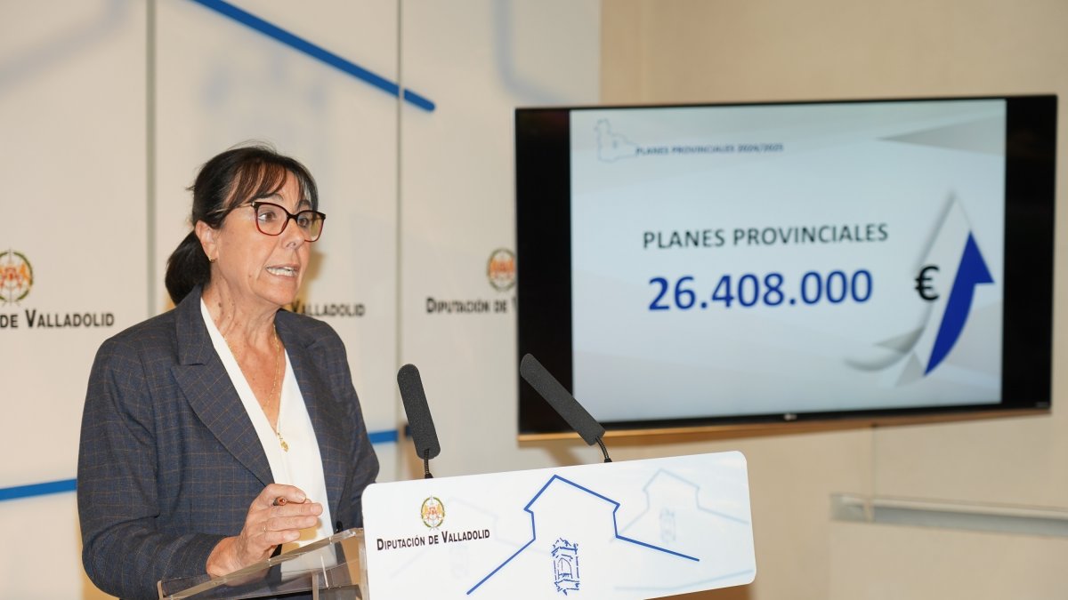La diputada delegada del Área de Asesoramiento y Cooperación, Myriam Martin, en la presentación de la nueva convocatoria bienal de Planes Provinciales - E.M.