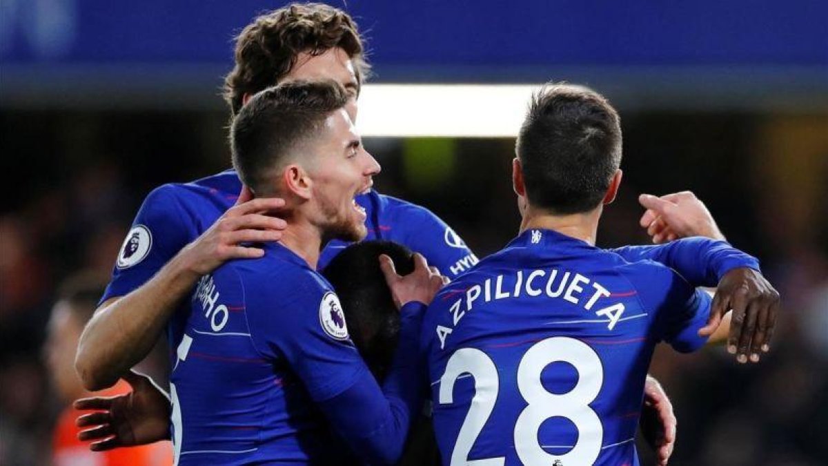 Los jugadores del Chelsea celebran uno de los dos goles al City-EL PERIÓDICO