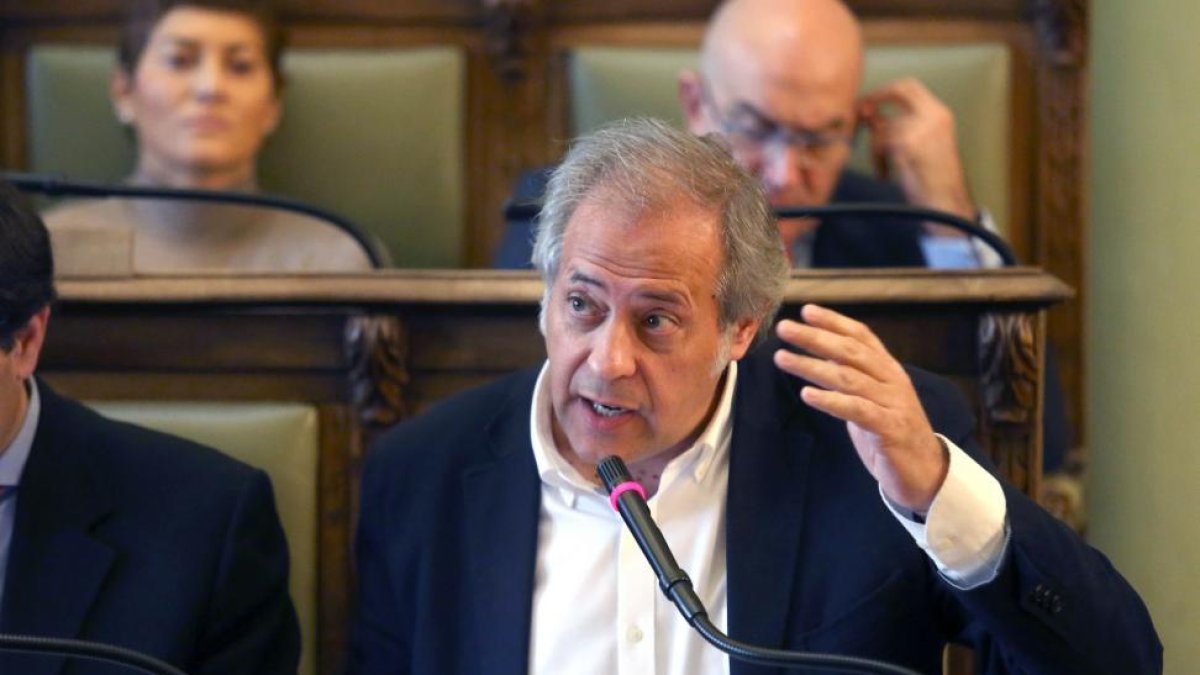 Jose Antonio martínez Bermejo durante una intervención en un pleno del Ayuntamiento de Valladolid-ICAL