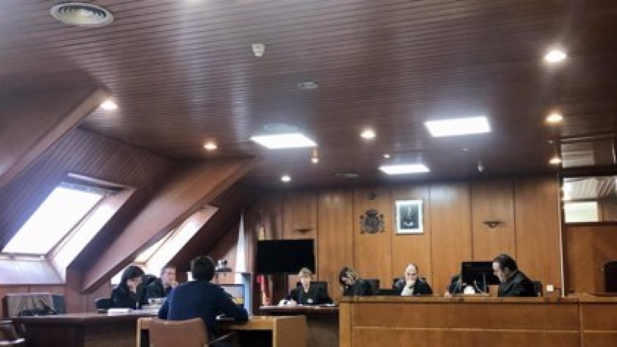 Un momento del juicio en la Audiencia de Cantabria, en una imagen de archivo. E. P.