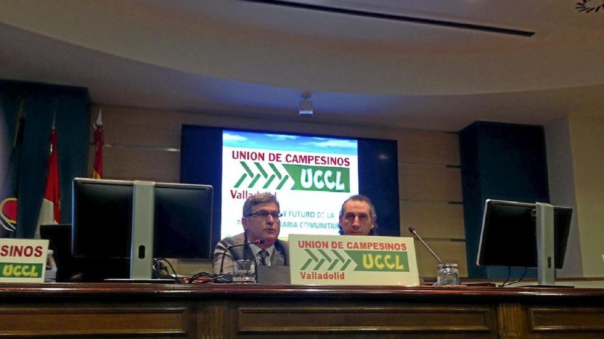 Cabanillas y González Palacín en la clausura de la Jornada de la UCCL.-E.M