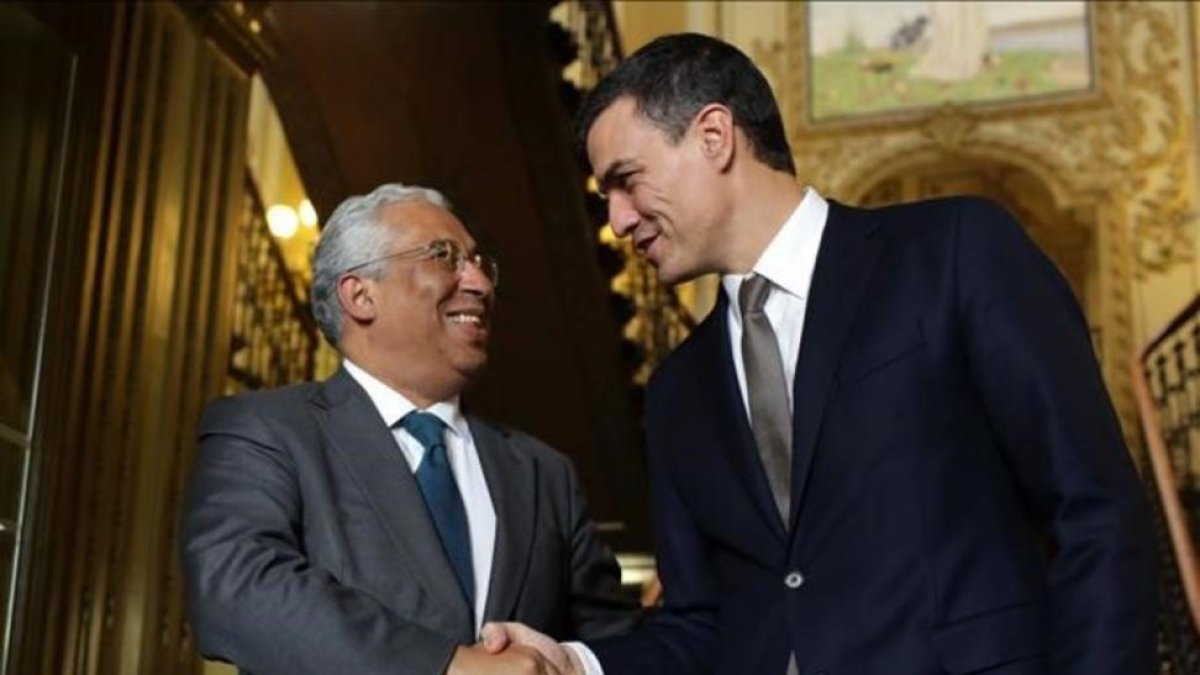 Pedro, con Antonio Costa-EL PERIÓDICO
