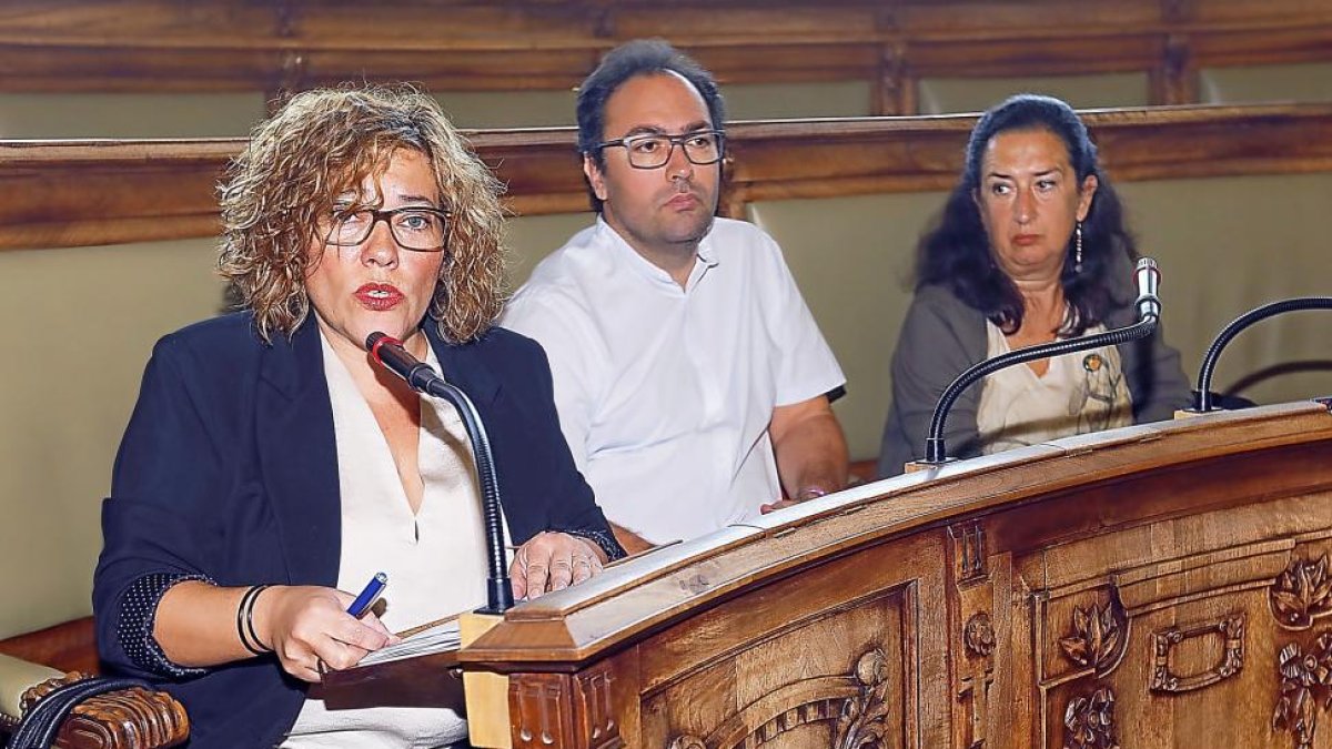 Los tres concejales de Sí Se Puede, Charo Chávez, Héctor Gallego y Gloria Reguero, en una imagen de archivo.-J. M. LOSTAU