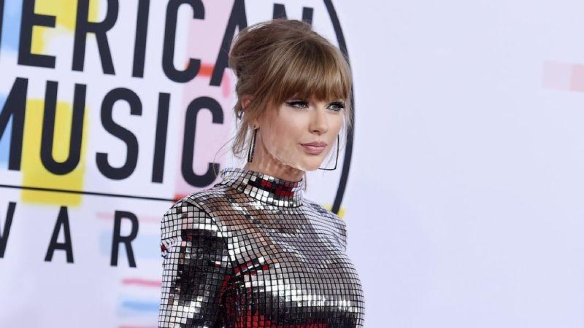 Taylor Swift.-INVISION