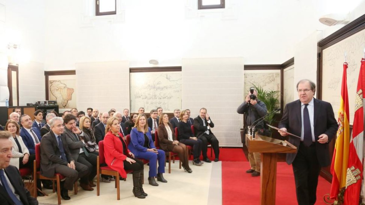 El presidente de la Junta de Castilla y León, Juan Vicente Herrera, mantiene un encuentro con los altos cargos del Ejecutivo autonómico-Ical