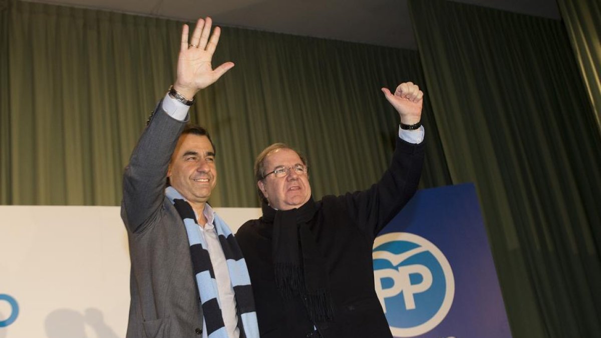El presidente del PP de Castilla y León, Juan Vicente Herrera, y el vicesecretario general de Organización del Partido Popular, Fernando Martinez Maillo, participan en un acto público del partido-Ical