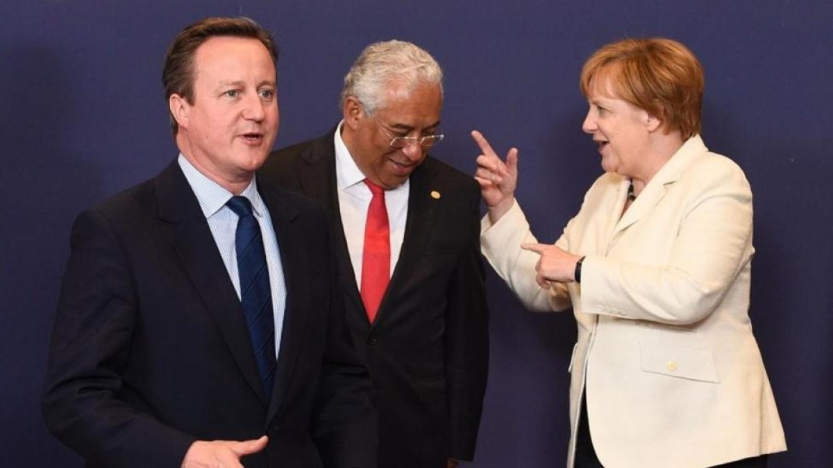 David Cameron, el portugués Antonio Costa y Angela Merkel, en la pasada cumbre.-JAFP / OHN THYS