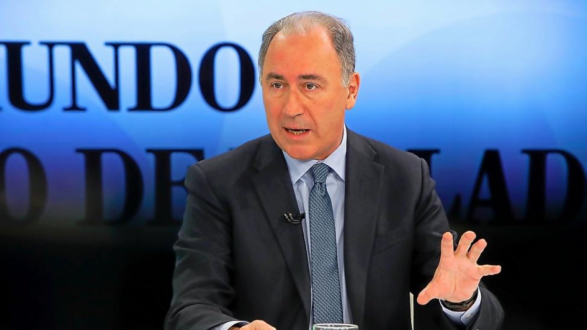 Antonio Gato durante ‘La Quinta Esquina’, programa emitido en La 8 Valladolid.-J. M. LOSTAU