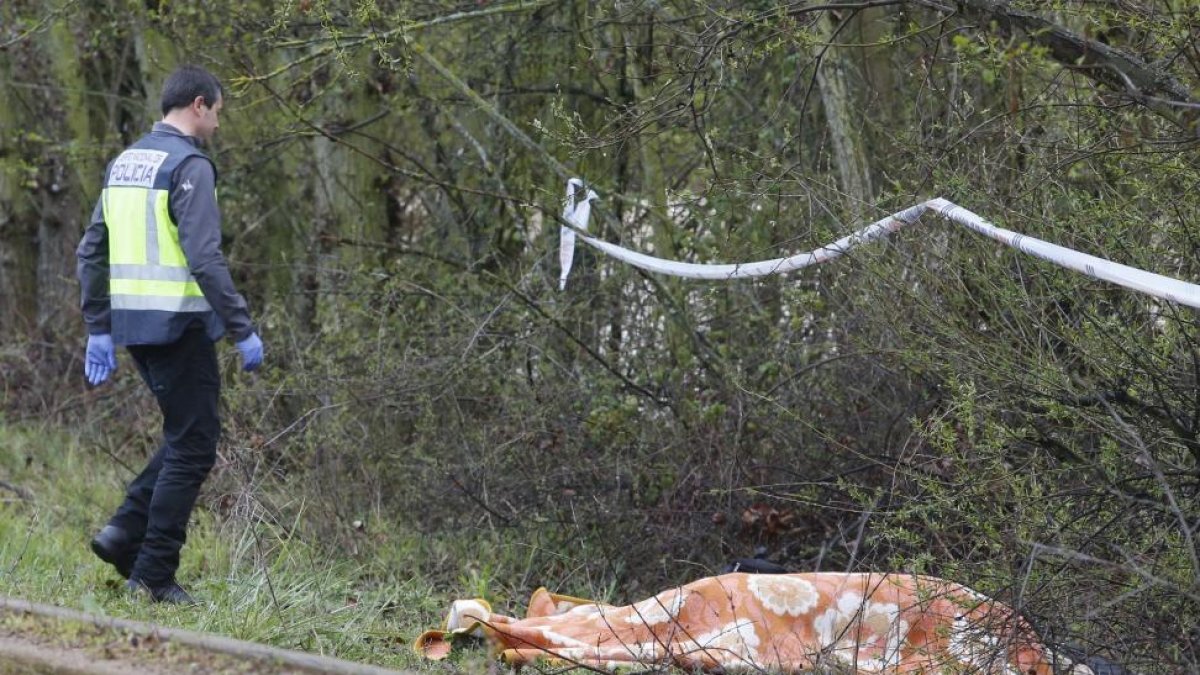 Aparece el cuerpo de un hombre en el río Bernesga en León.-ICAL