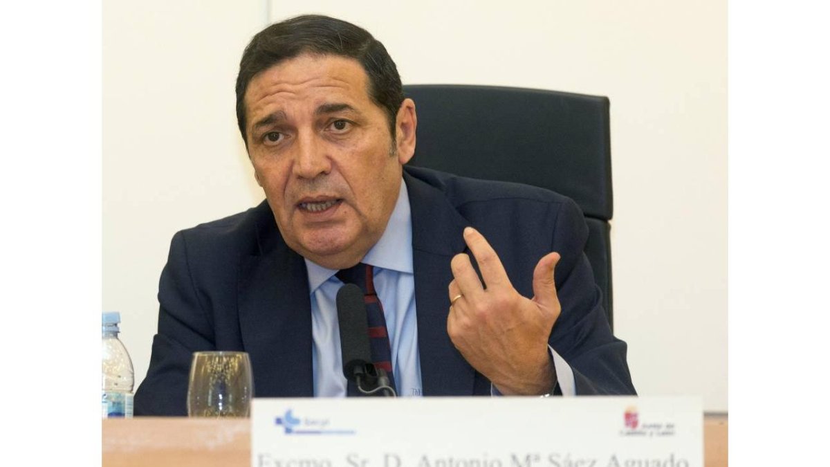 El consejero de Sanidad, Antonio María Sáez Aguado-Ical