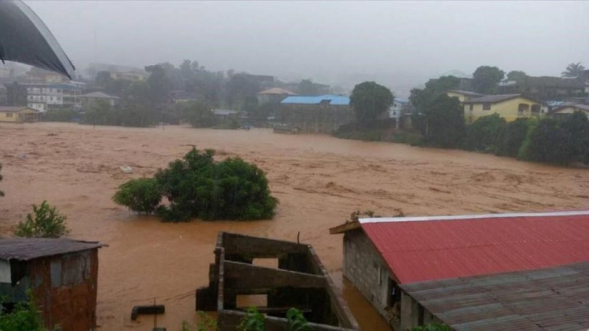 Desprendimiento de tierra cerca de Regent, en el embalse de Guma, junto a Freetown, la capital de Sierra Leona-EFE / SFCCC