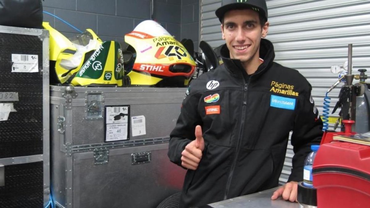 Àlex Rins, esperanzado hoy en su box de Australia.-EMILIO PÉREZ DE ROZAS / Enviado especial